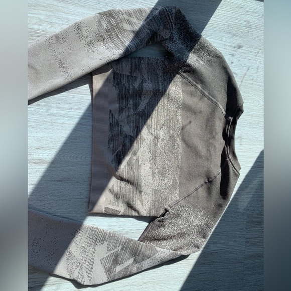 Gymshark Cropped long sleeve - Picture 2 of 3